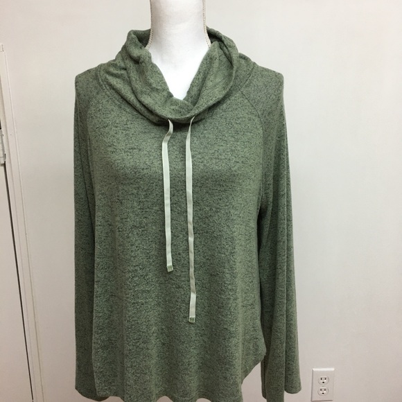 Gilligan & O'Malley Sweaters - Gillian&O’Malley Green Sweater Size L